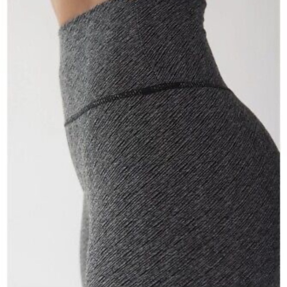 Ptula The Ana Legging: 23" - Twill Jacquard - Picture 3 of 5